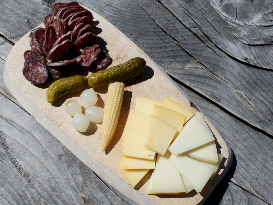 Østlige Schweiz-AlpFlix-Cotti Agricultura-Bündner Salami og ost